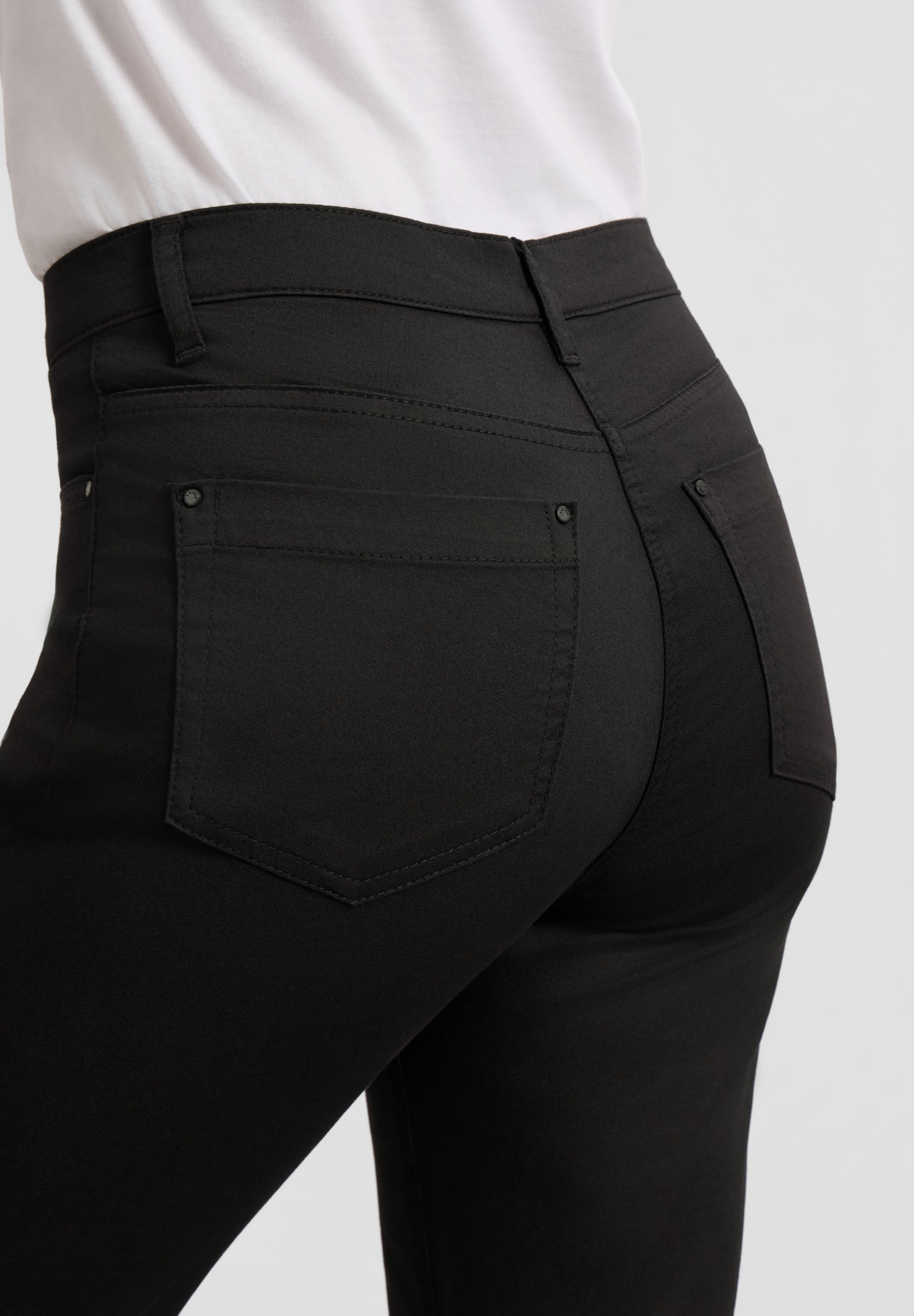 LAURIE Charlotte Regular - Medium Length Regular Schwarz