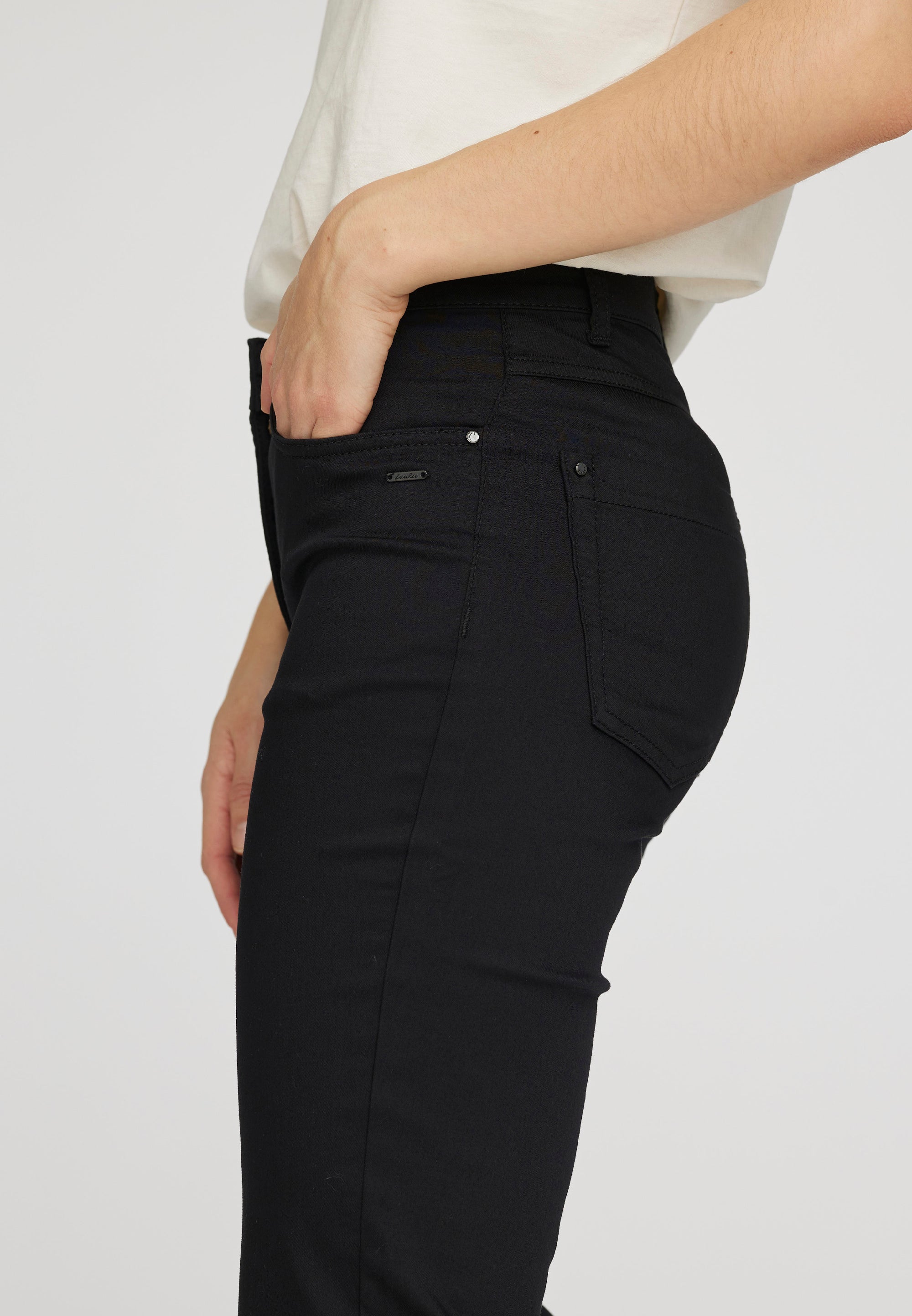 LAURIE  Charlotte Regular - Short Length Trousers REGULAR Schwarz