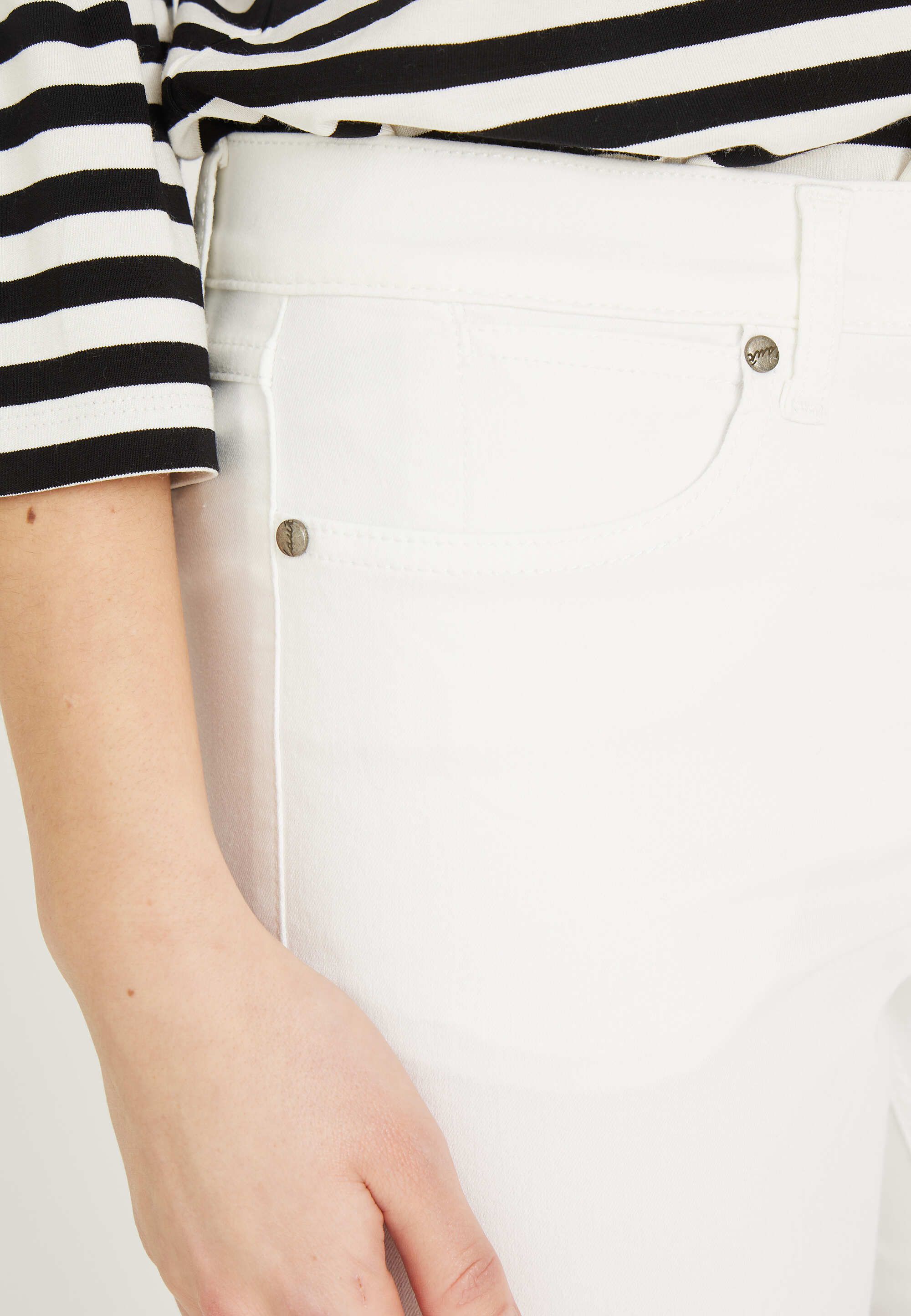 LAURIE Charlotte Regular Crop Regular Ecru