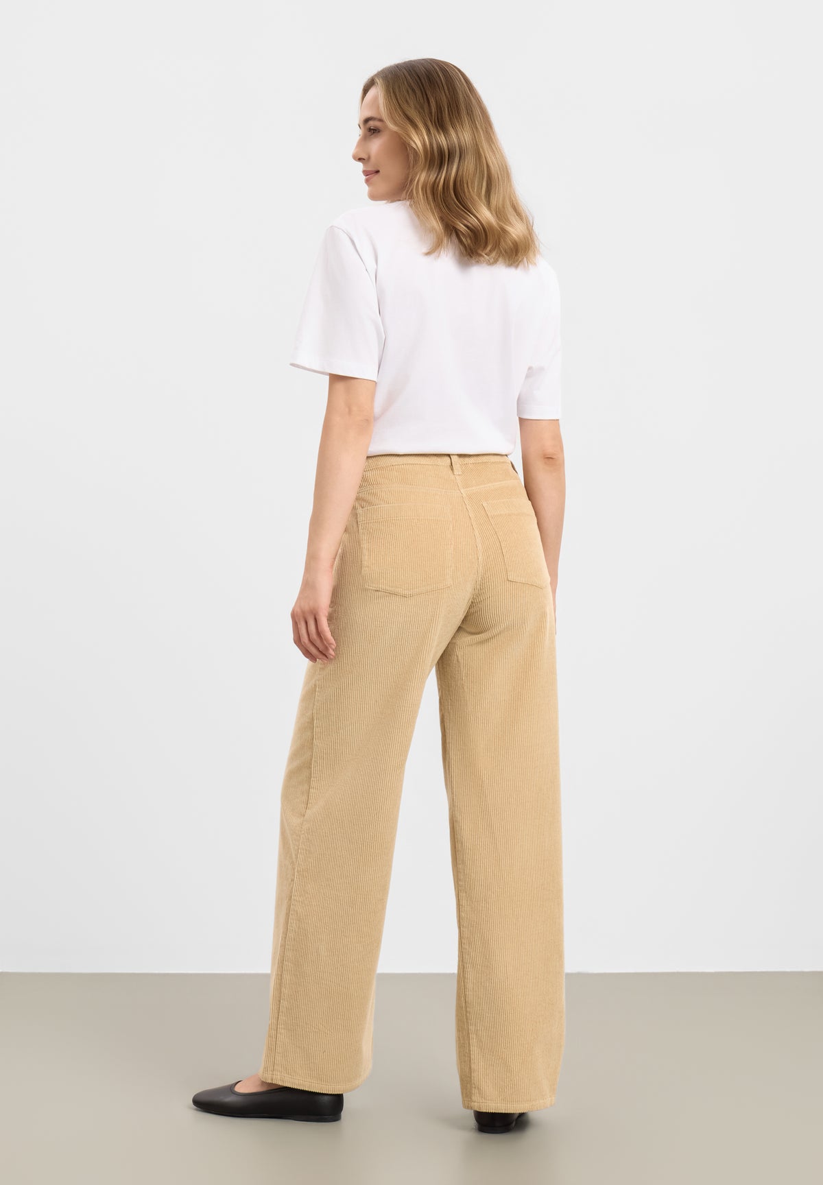 LAURIE Charm Loose Cord - Medium Length Loose 28000 Cafe Latte