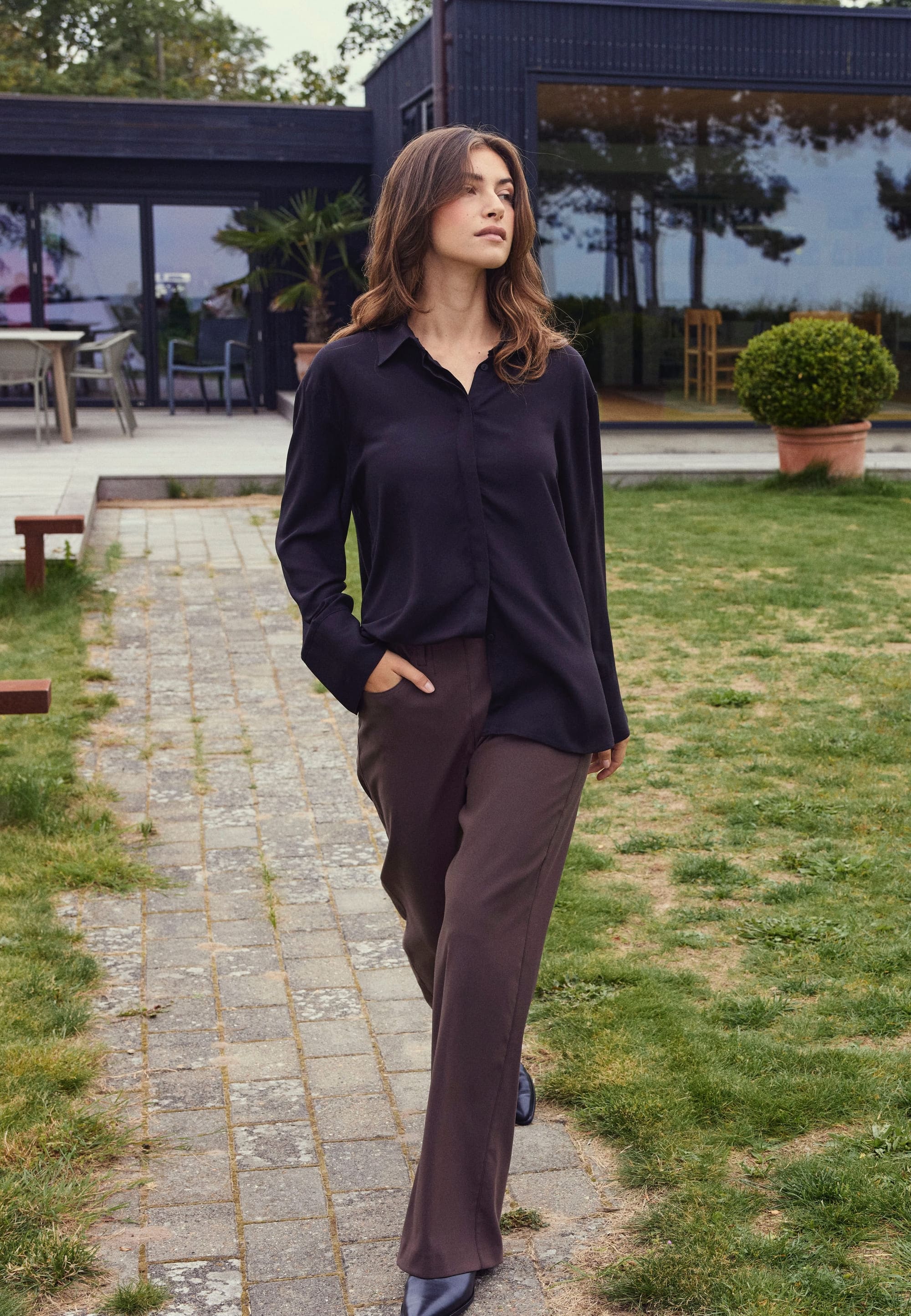 LAURIE Donna Loose - Medium Length Loose Braun