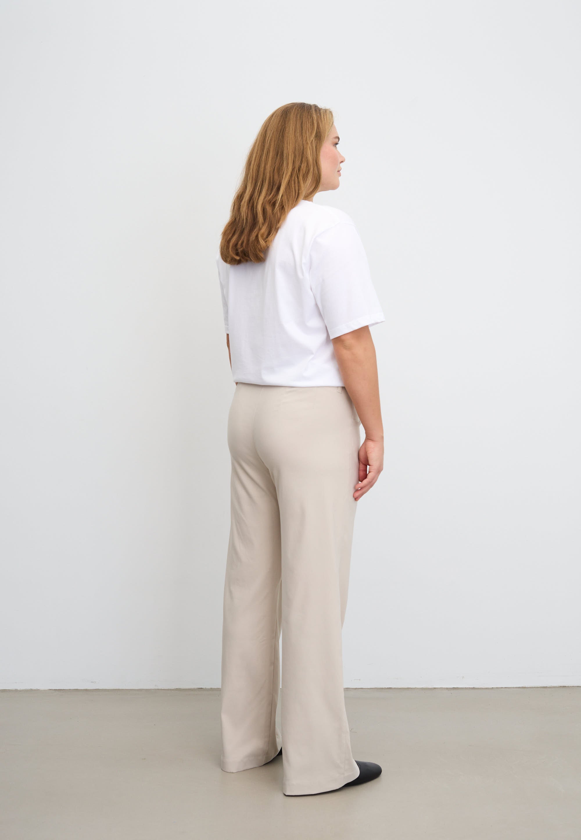 LAURIE Donna Loose - Medium Length Loose Grau sand