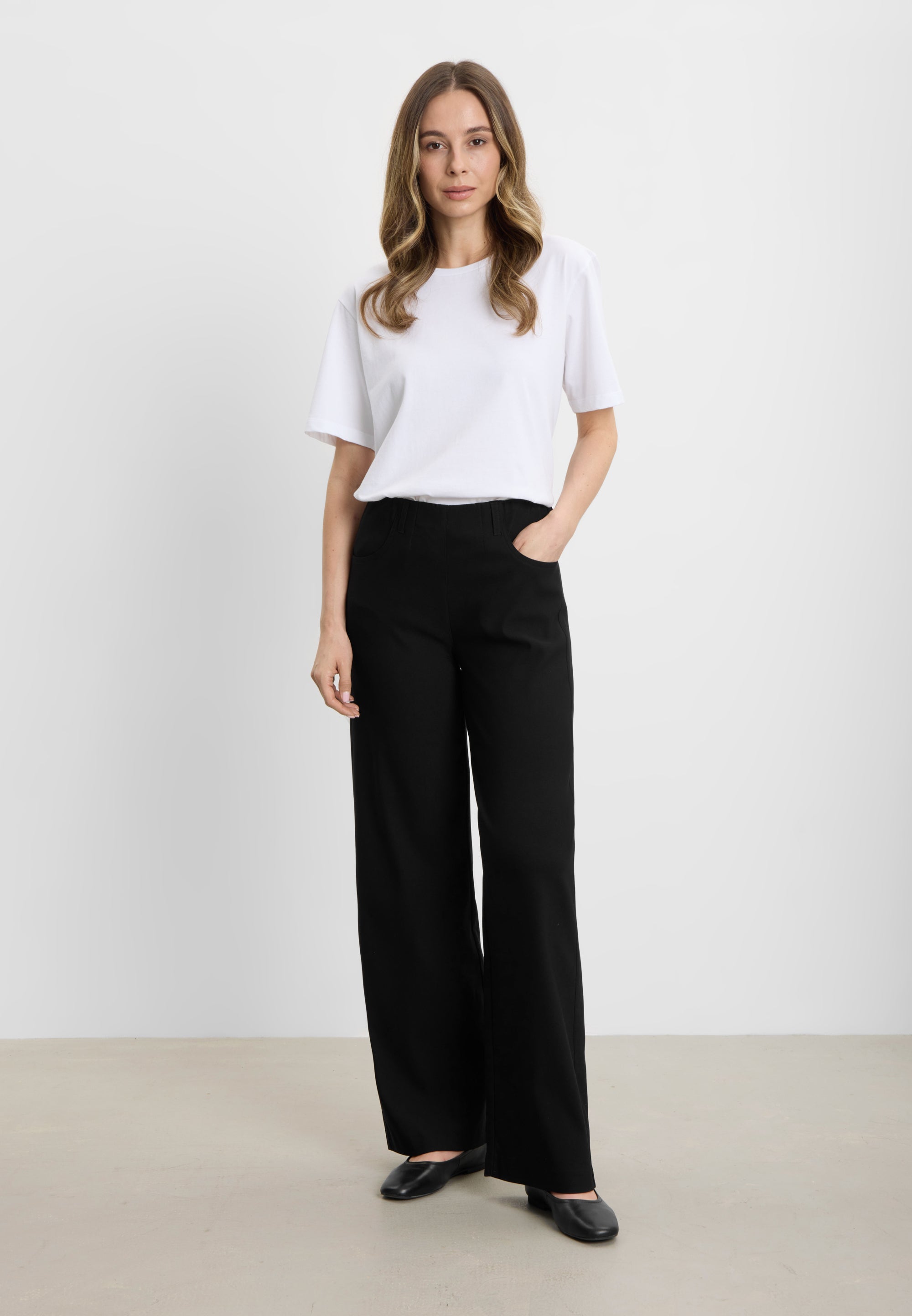 LAURIE Donna Loose - Medium Length Loose Schwarz