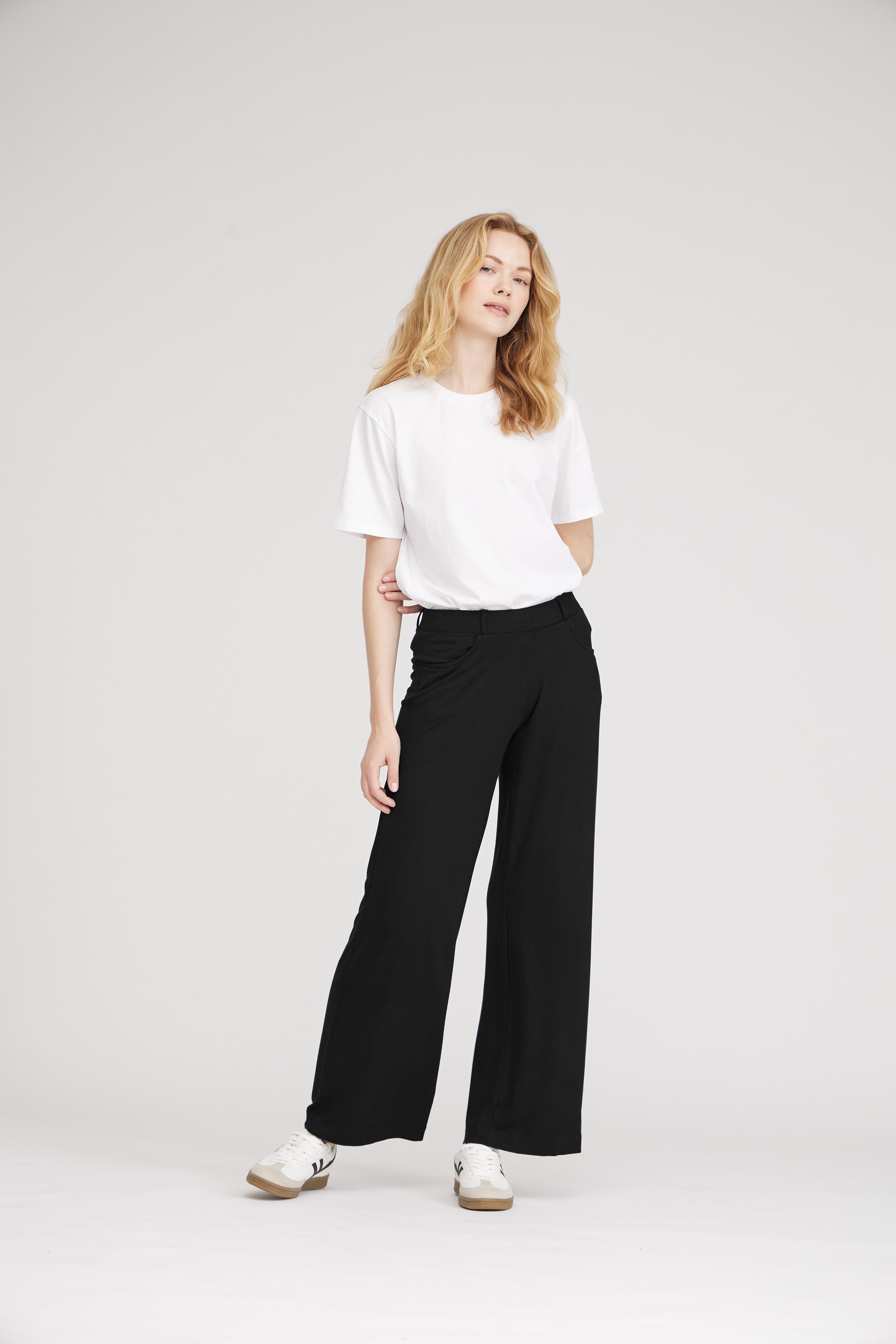 LAURIE  Donna Loose Jersey - Short Length Trousers LOOSE Schwarz