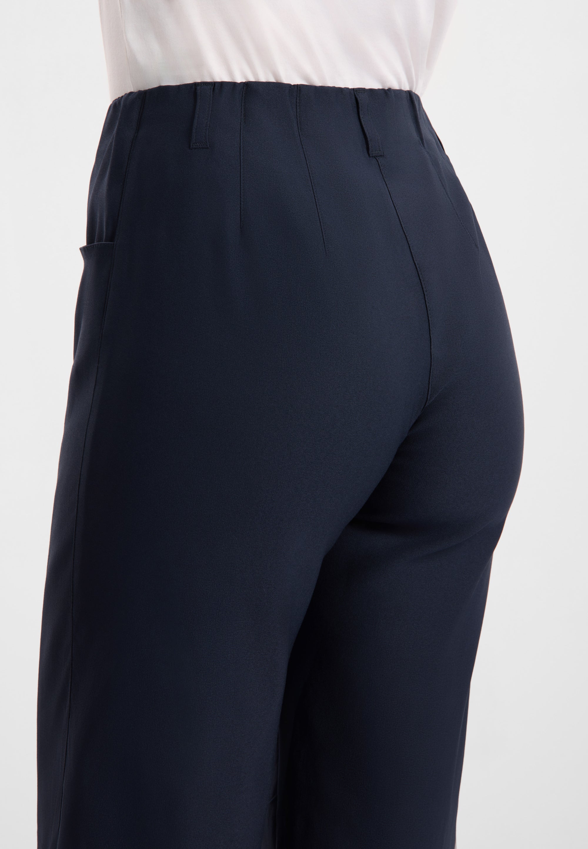 LAURIE Donna Loose Shorts Loose Marine