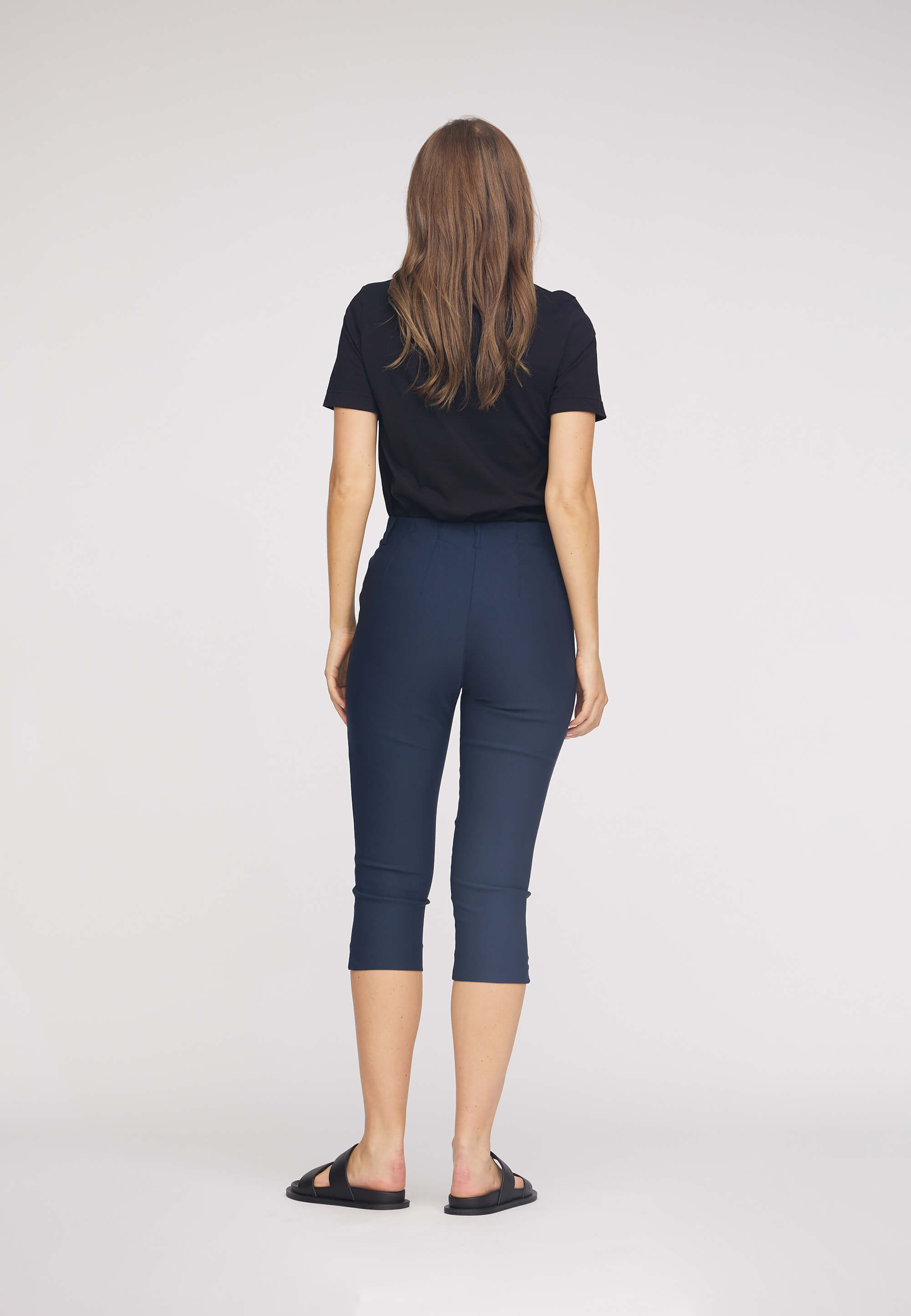 LAURIE Elizabeth Slim Capri Medium Length Slim Marine