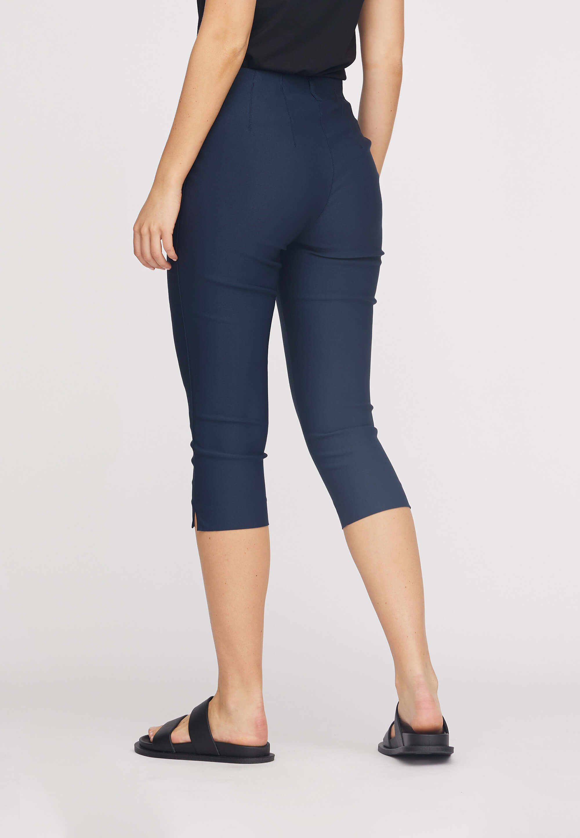 LAURIE Elizabeth Slim Capri Medium Length Slim Marine