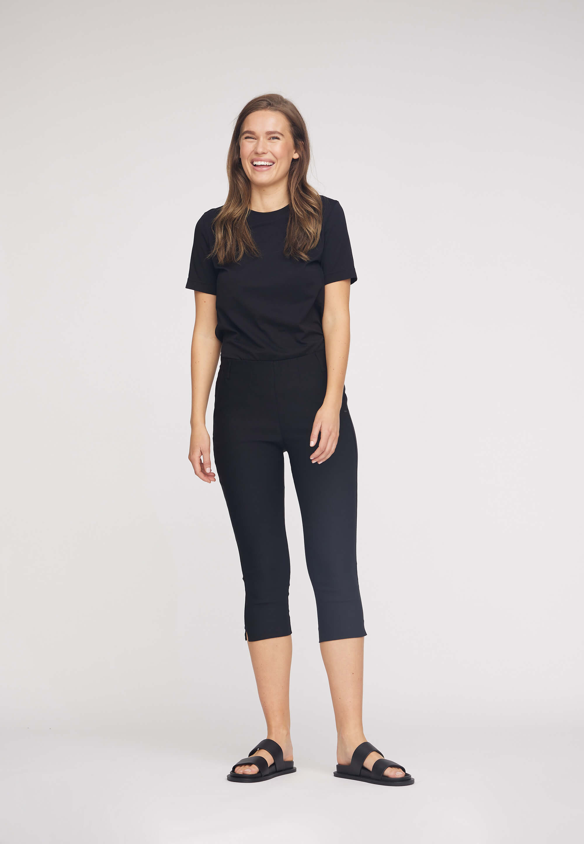 LAURIE Elizabeth Slim Capri Medium Length Slim Schwarz