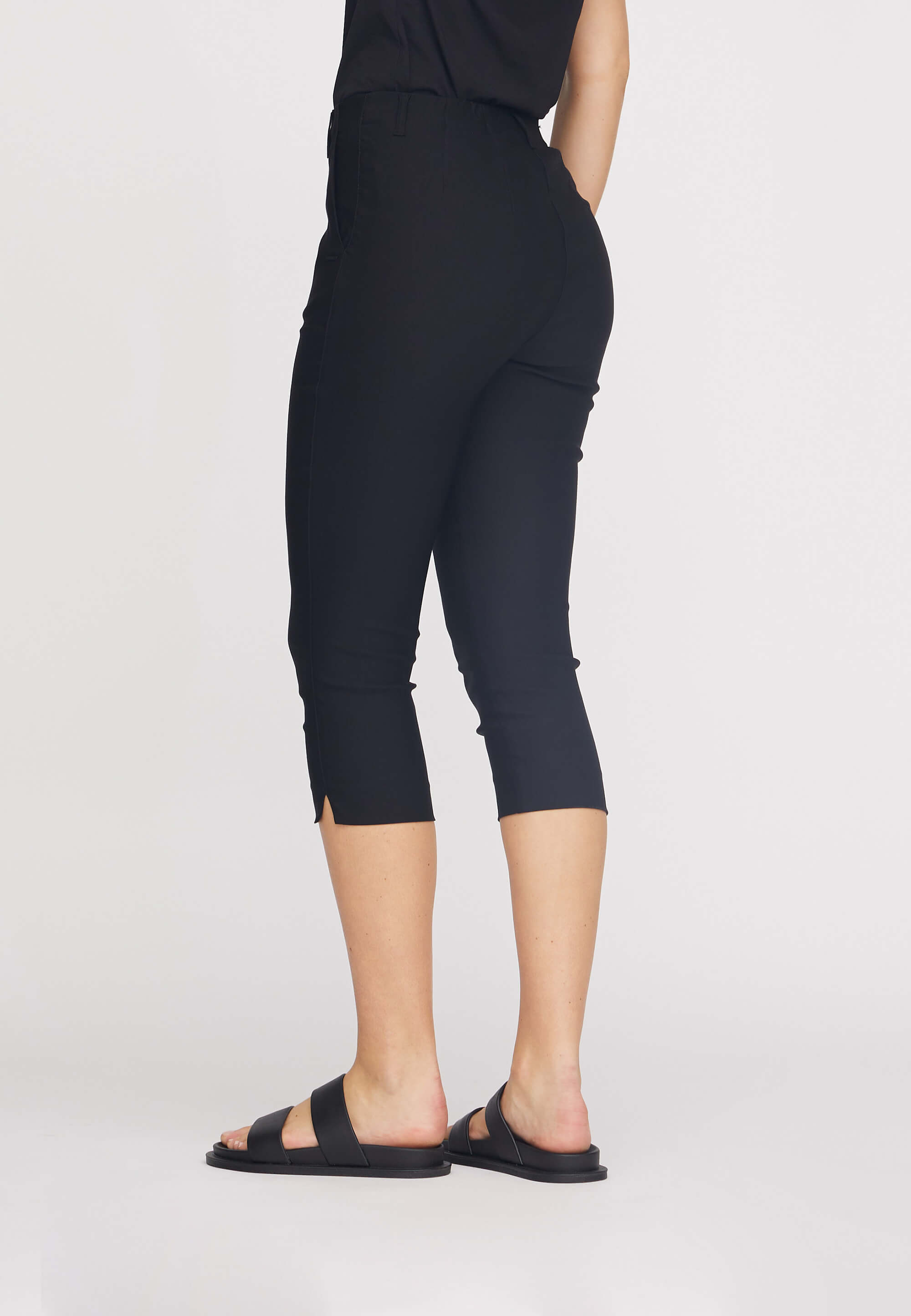 LAURIE Elizabeth Slim Capri Medium Length Slim Schwarz