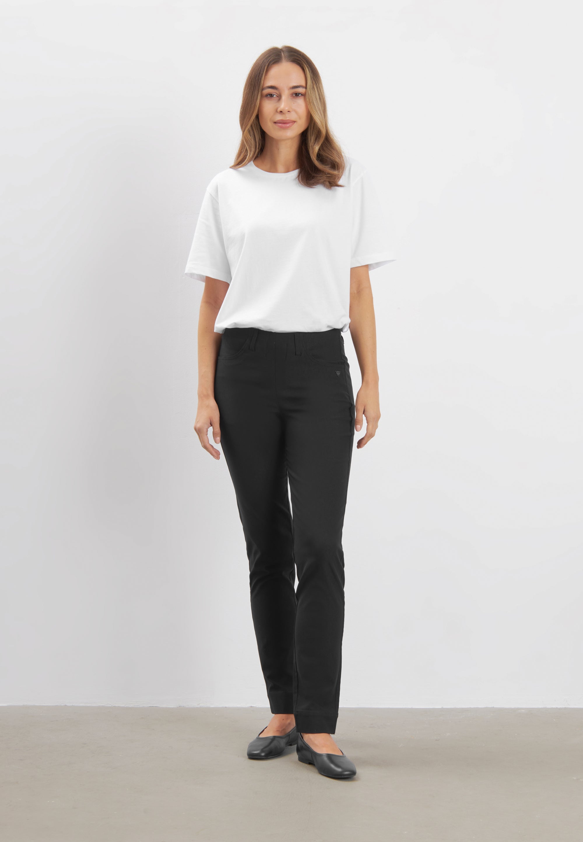 LAURIE  Kelly Regular - Medium Length Regular Schwarz gebürstet