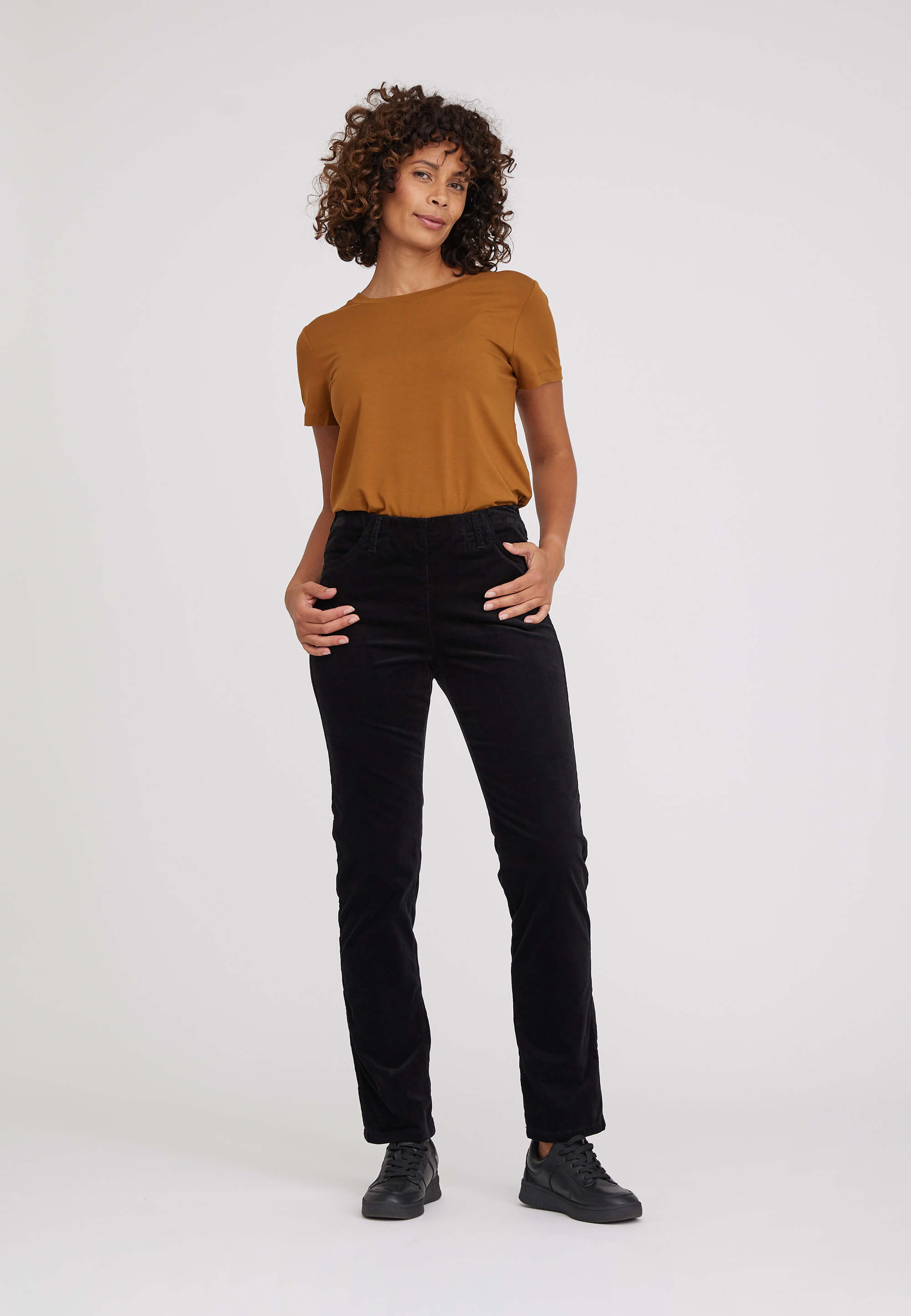 LAURIE  Kelly Regular Samt - Medium Length Trousers REGULAR Schwarz