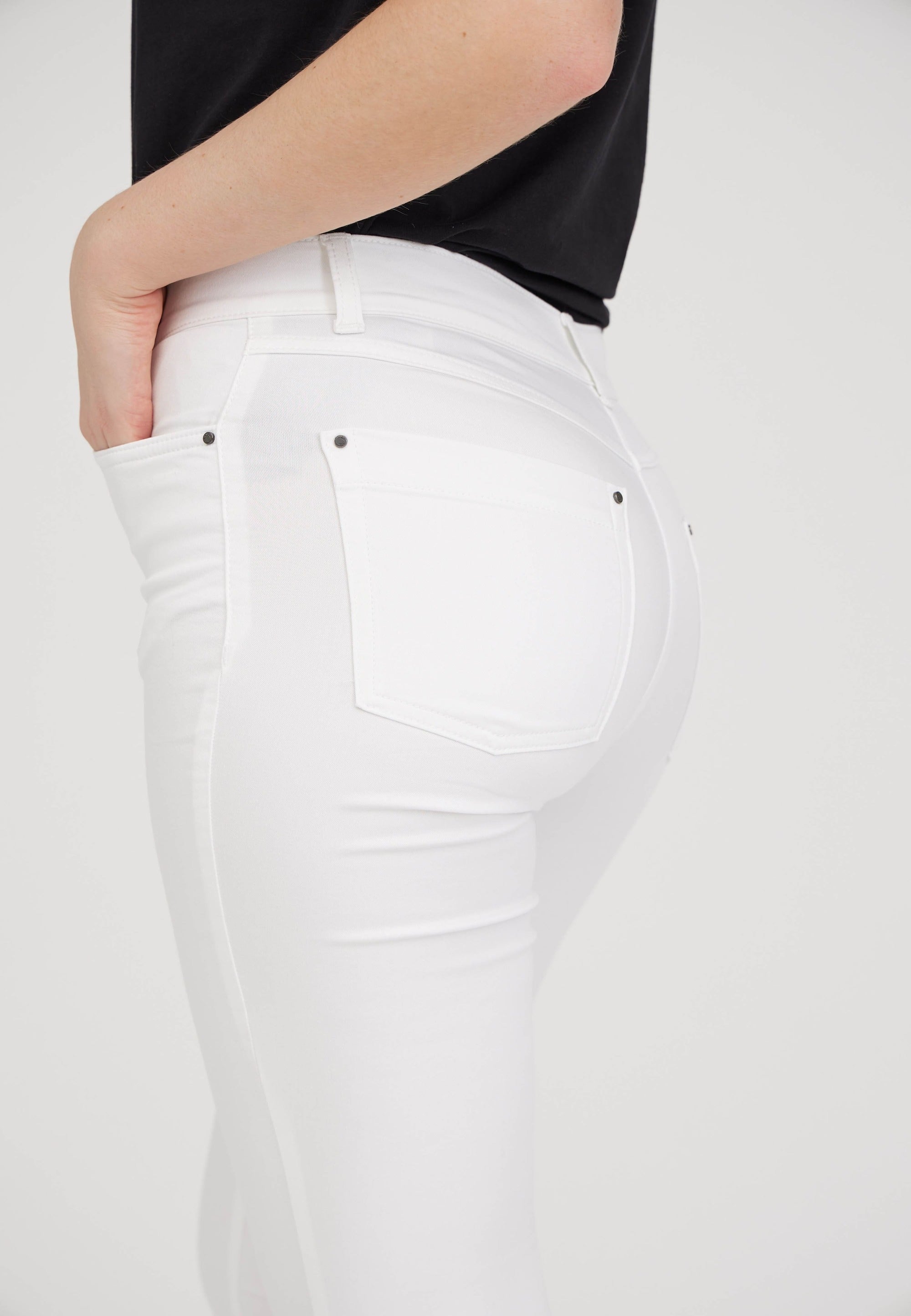 LAURIE  Laura Slim - Medium Length Trousers SLIM Weiss