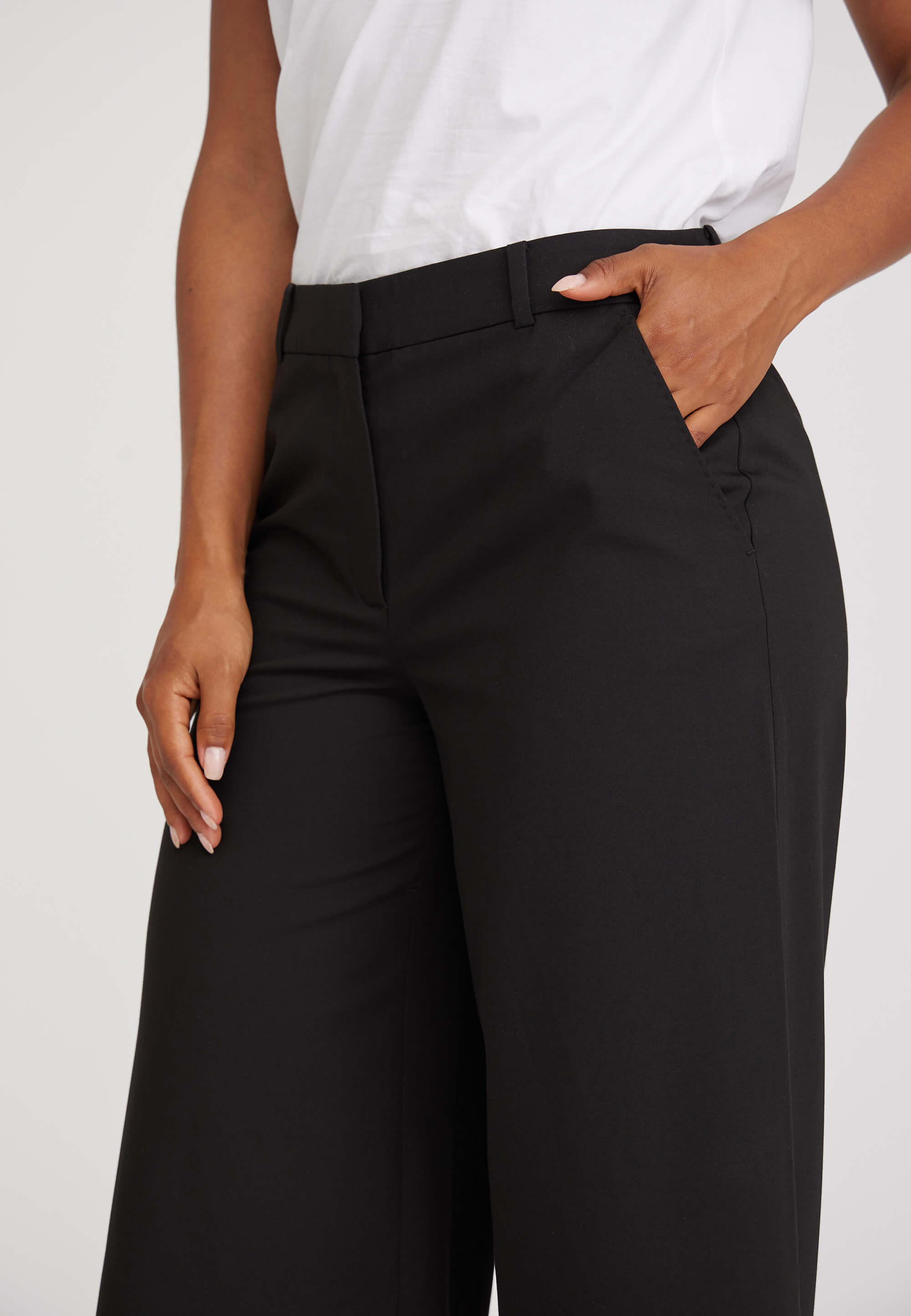 LAURIE Lia Loose Crop Trousers LOOSE Schwarz