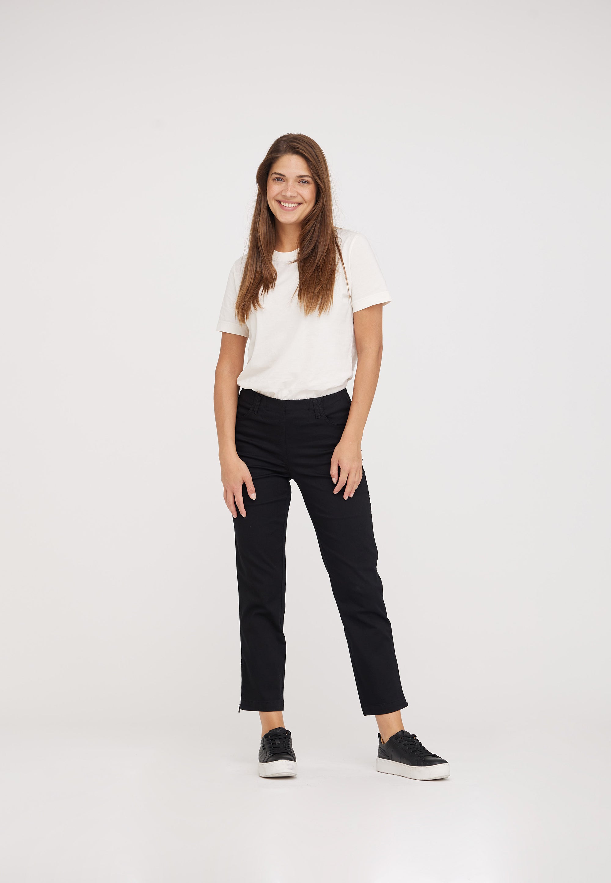 LAURIE Patricia Regular Crop Regular Schwarz