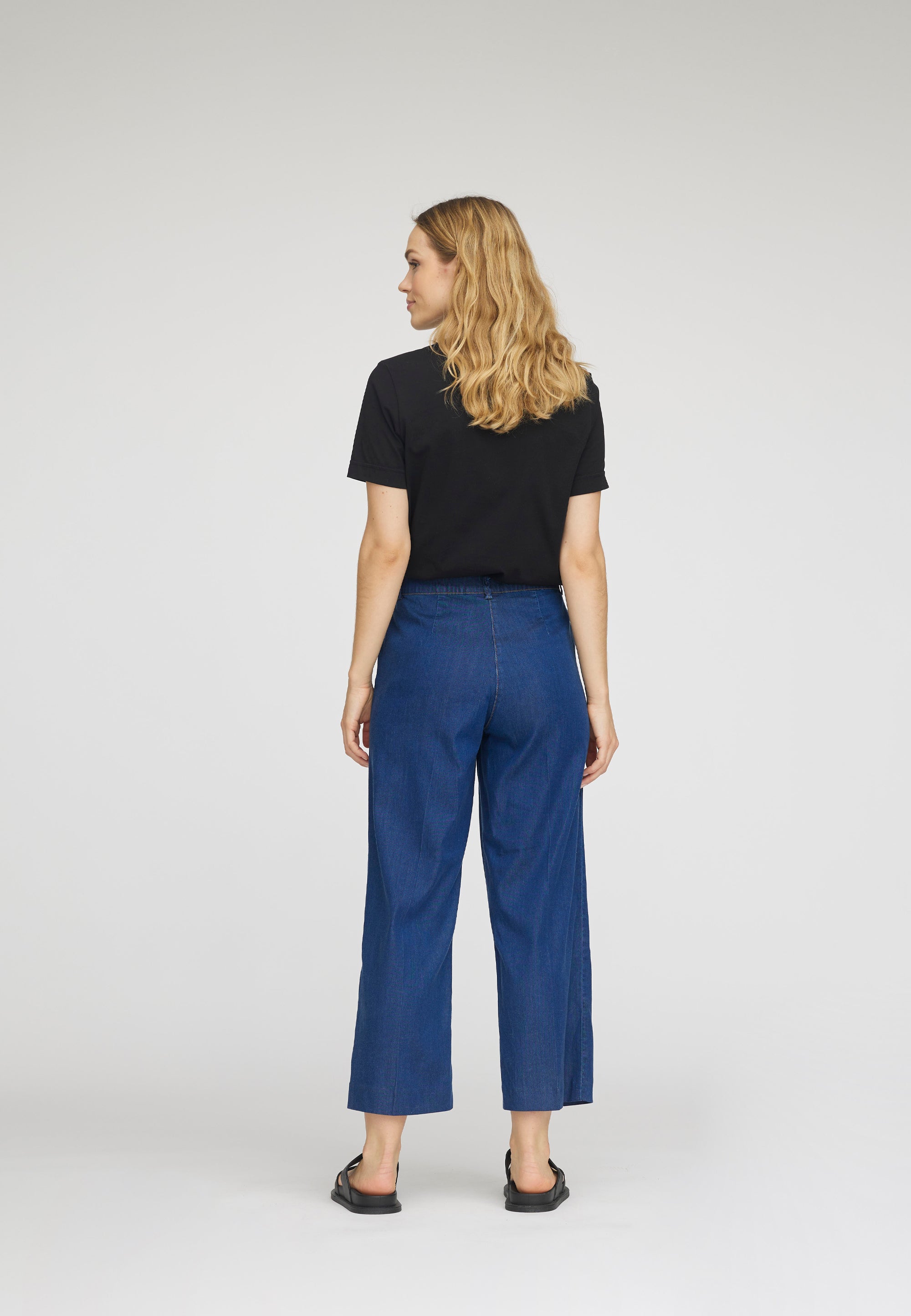 LAURIE Phoebe Loose Crop Trousers LOOSE Mittelblauer denim