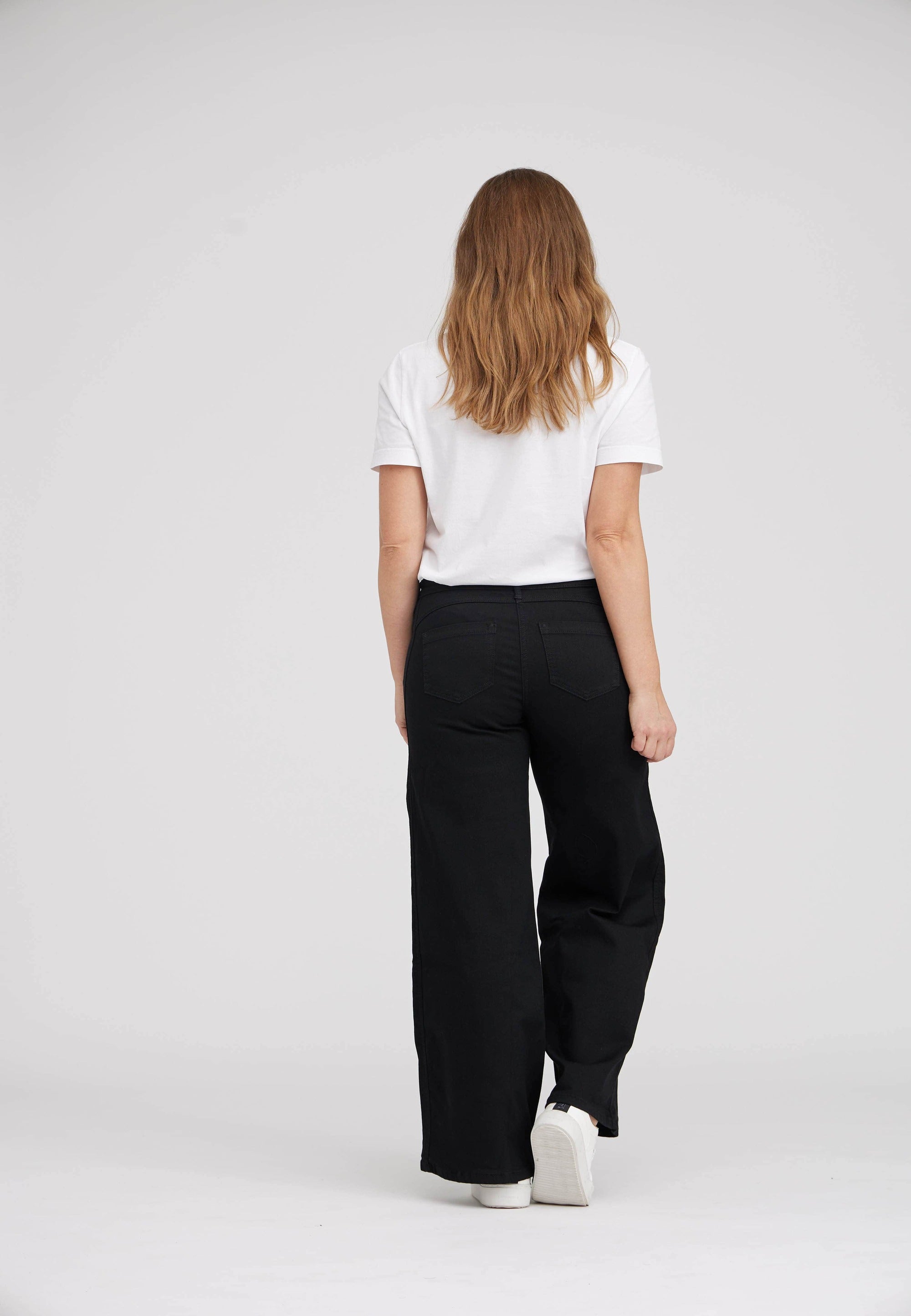 LAURIE  Serene 5-pocket Loose - Medium Length Loose Schwarz