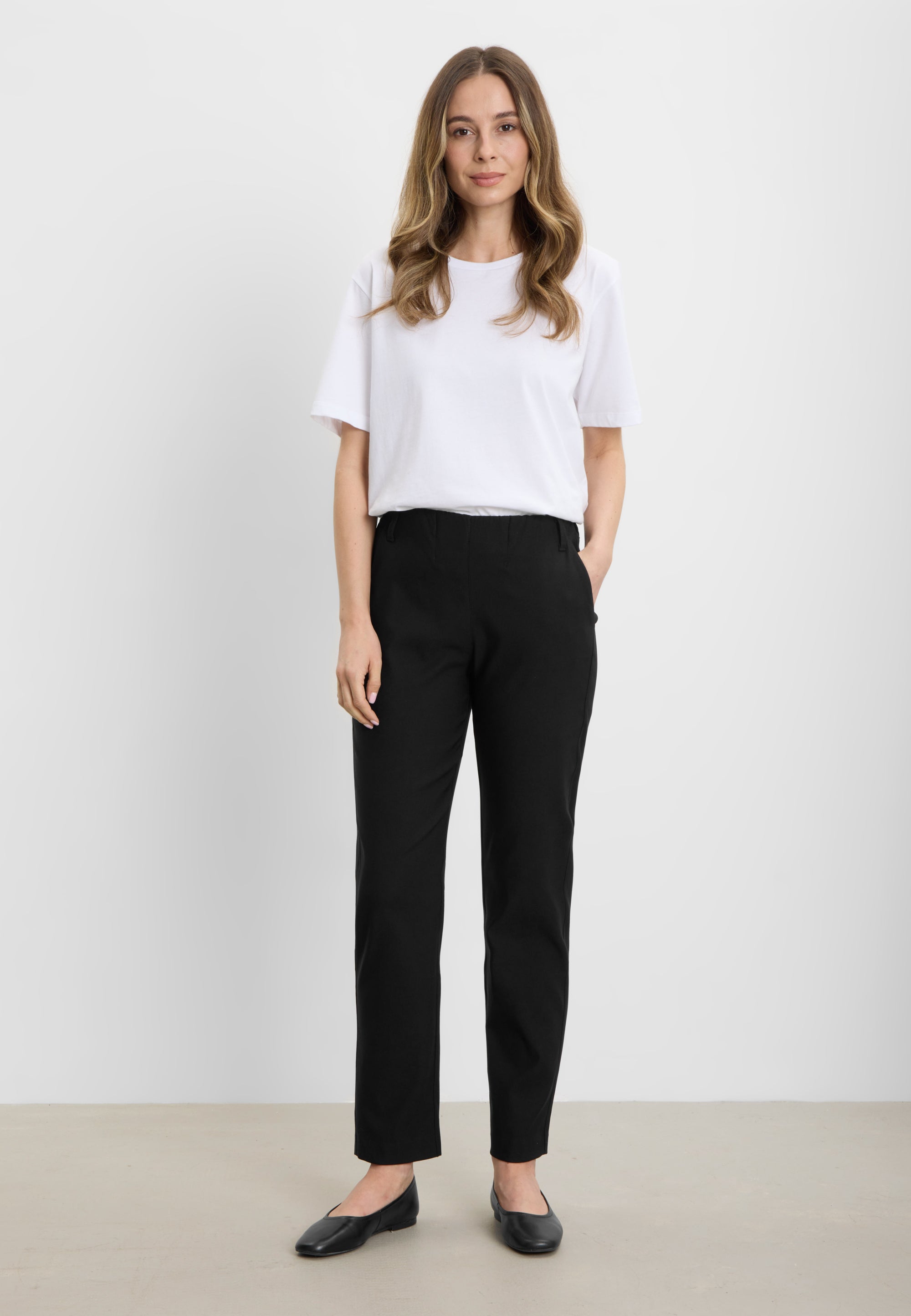 LAURIE Taylor Regular - Short Length Regular Schwarz