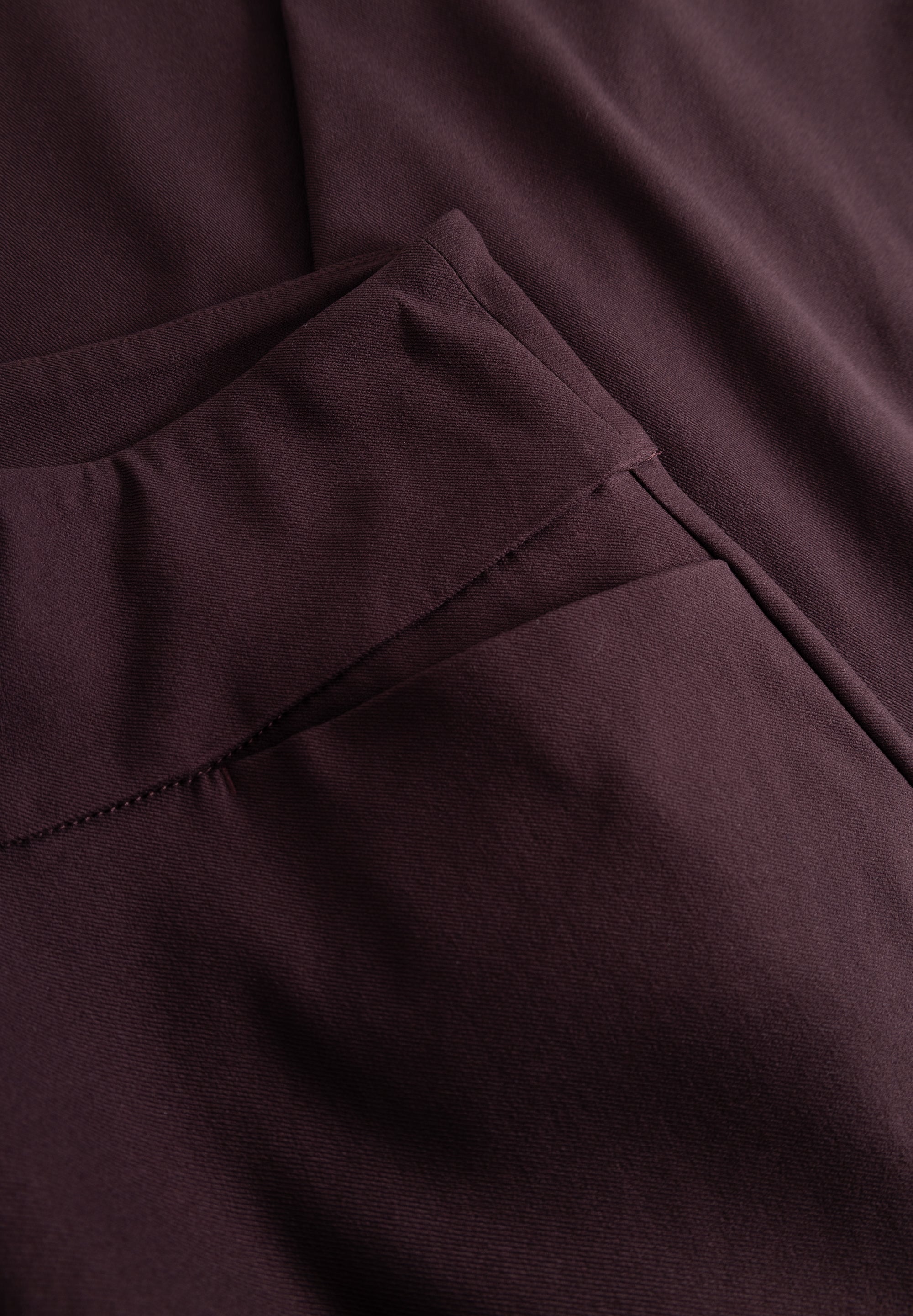 LAURIE Thea Straight - Medium Length Straight 68000 Dark Plum