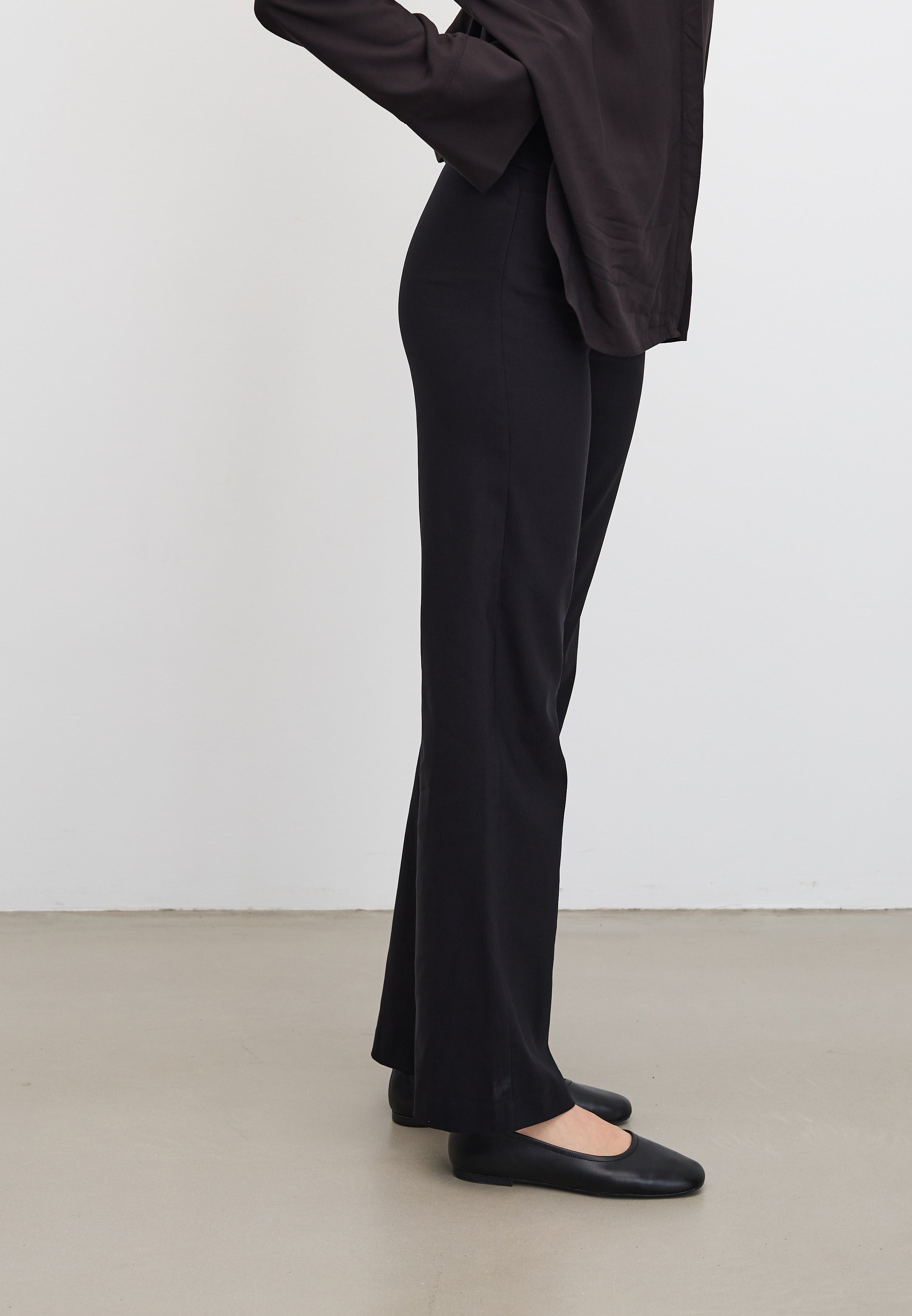 LAURIE Thea Straight - Medium Length Trousers STRAIGHT Schwarz
