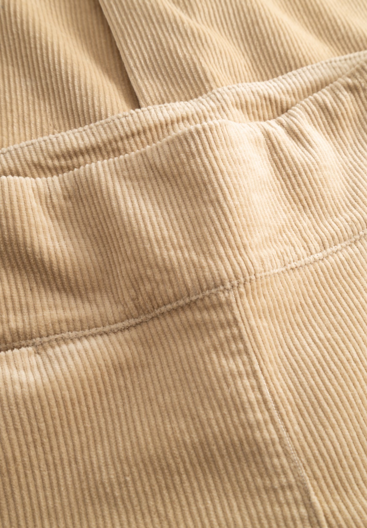 LAURIE Thea Straight Cord - Medium Length Straight 28000 Cafe Latte