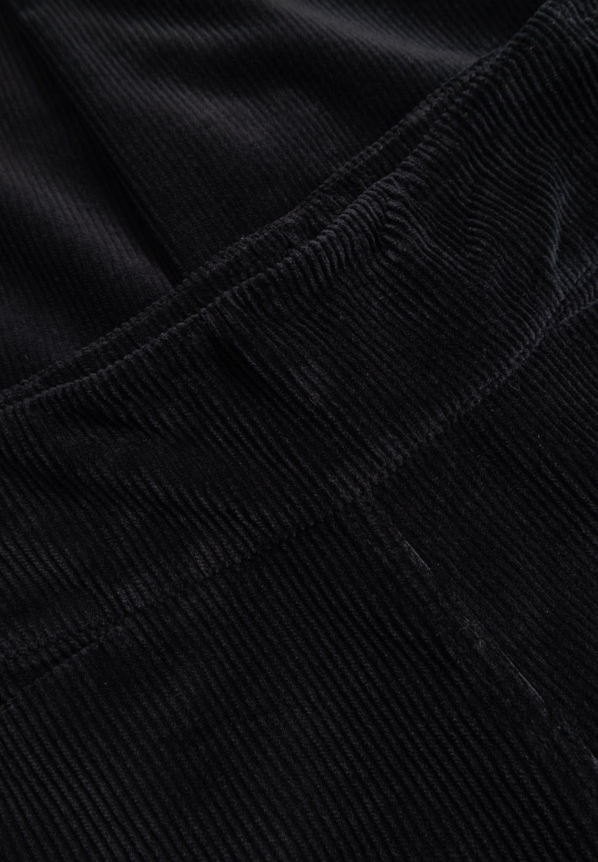 LAURIE Thea Straight Cord - Medium Length Straight Schwarz
