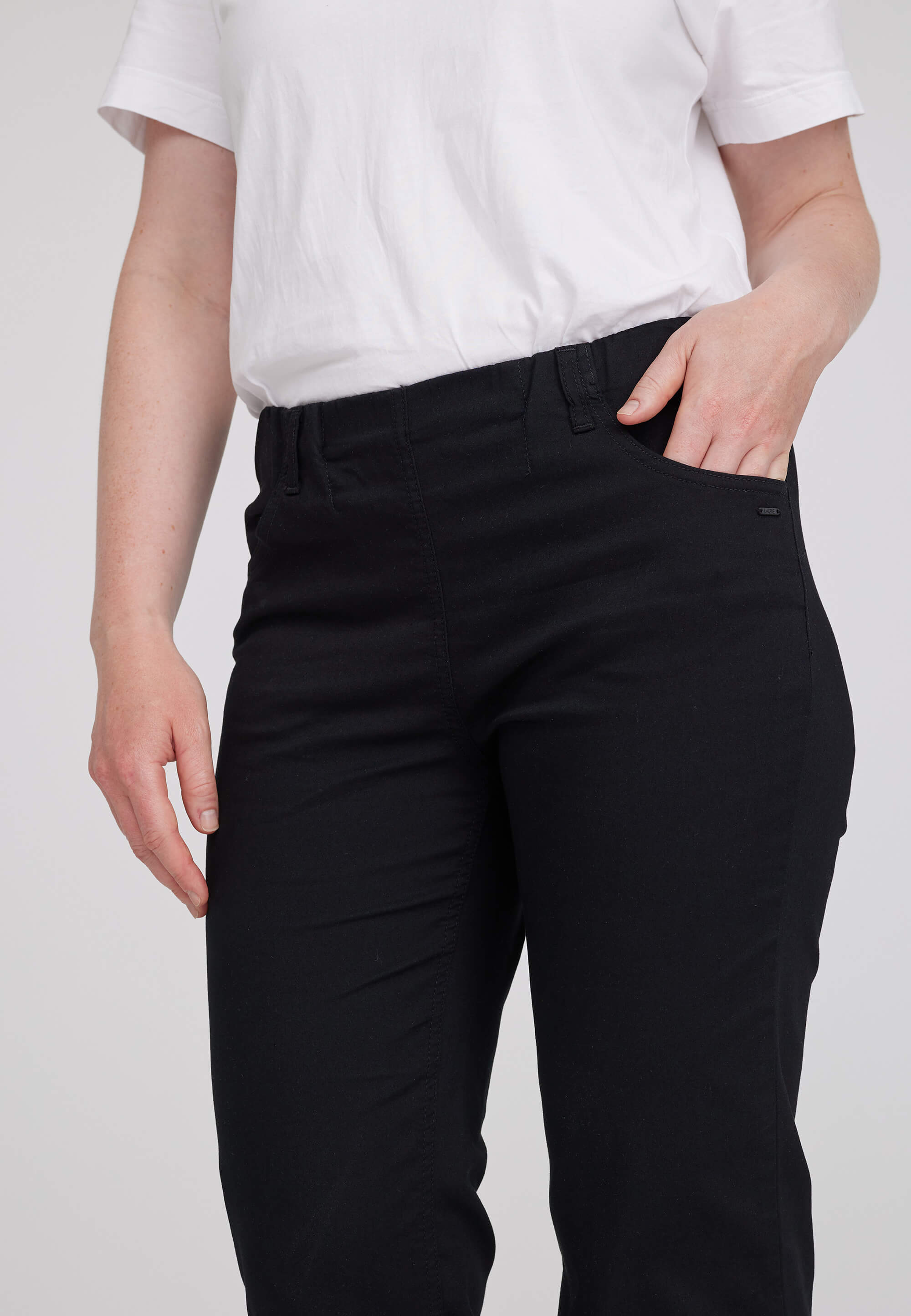 LAURIE  Tracy Straight - Medium Length Trousers STRAIGHT Schwarz