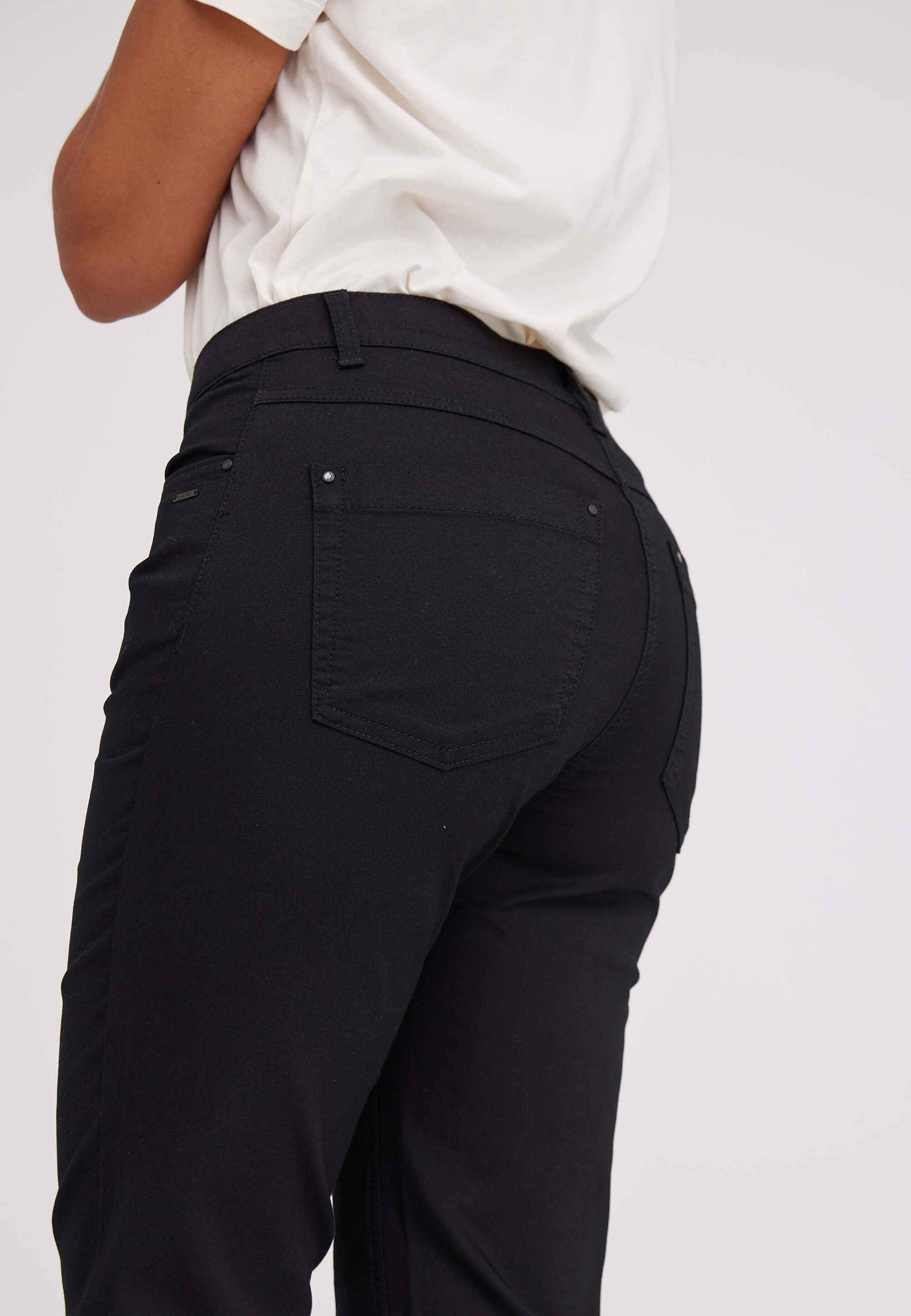 LAURIE  Amelia Straight - Medium Length Trousers STRAIGHT Schwarz