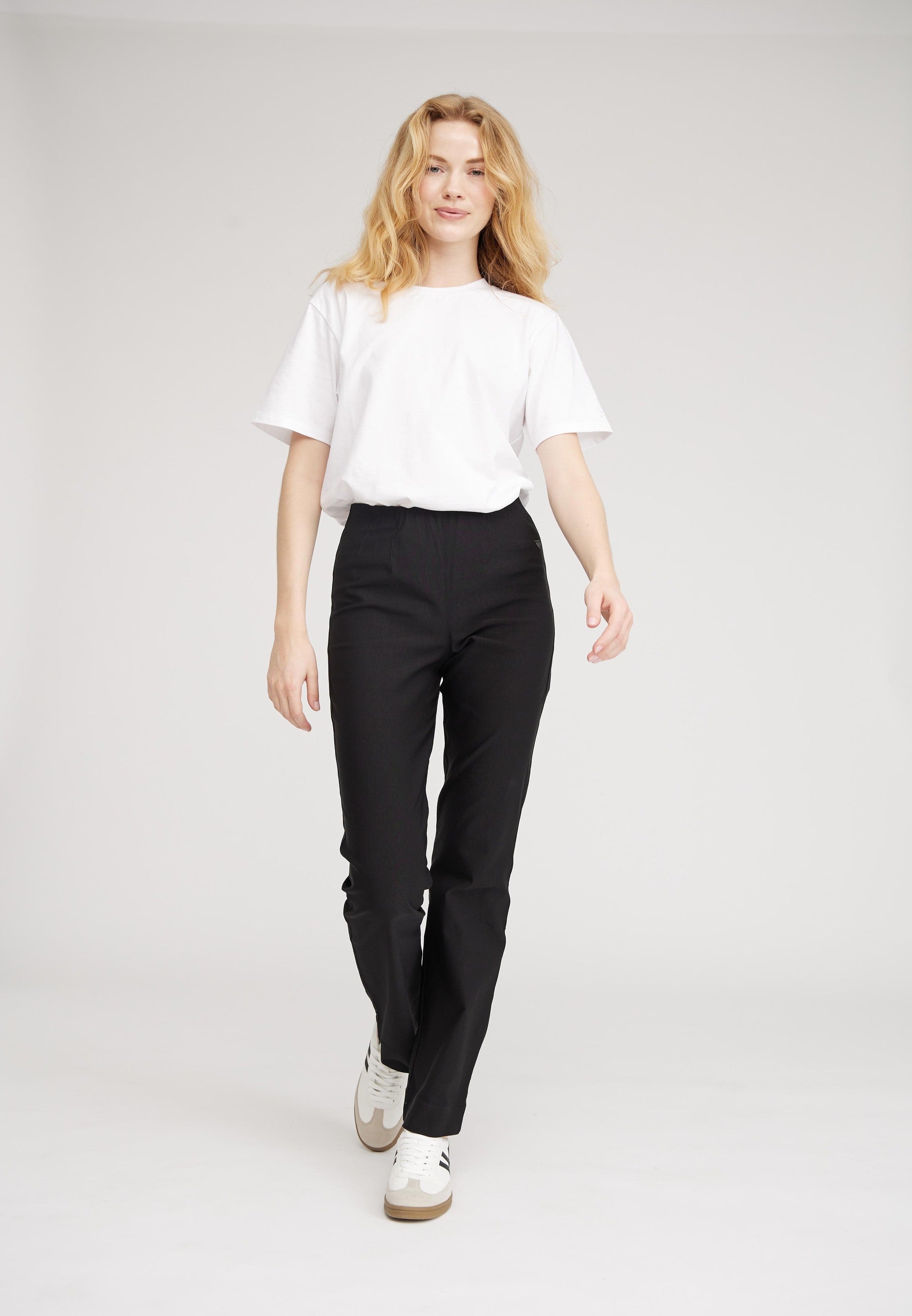 LAURIE Bella Straight - Medium Length Trousers STRAIGHT Schwarz